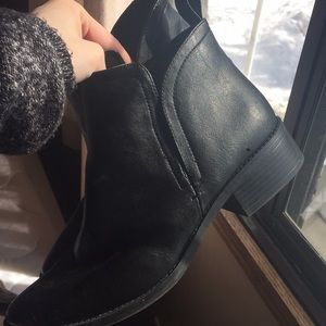Black Chelsea boots